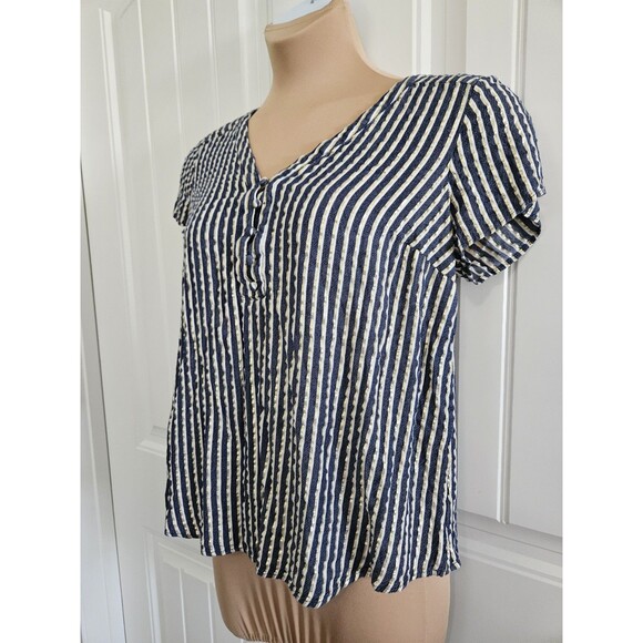 Torrid Sz 0 US 12 Gold Lurex Stripe and Navy Blue Short Sleeve Top Buttons Vneck - Picture 1 of 8